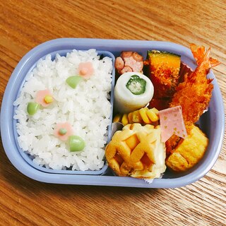 今週のお弁当☆ハムのお花のお弁当塩昆布味